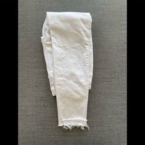 Stretch white! Comfortable!